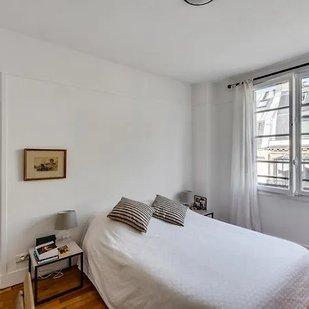 Design With Terrace By Weekome Apartment Paris